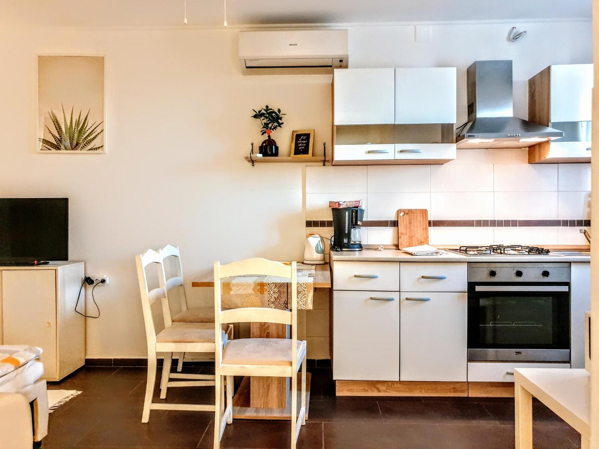 Apartments Katicin Poljana  部屋 写真